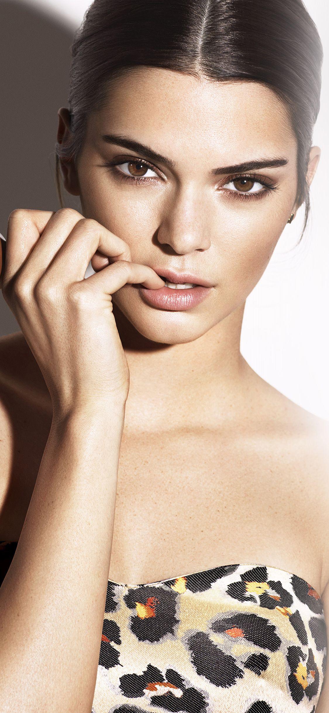 1125x2436 iPhone X wallpaper. kendall jenner