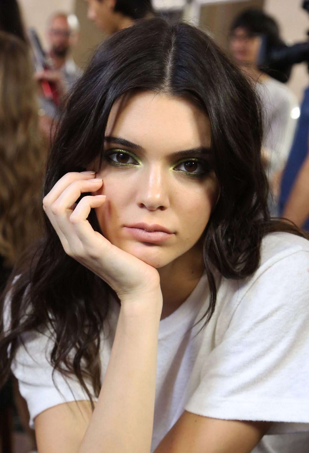 1280x1877 Kendall Jenner, Download Wallpaper