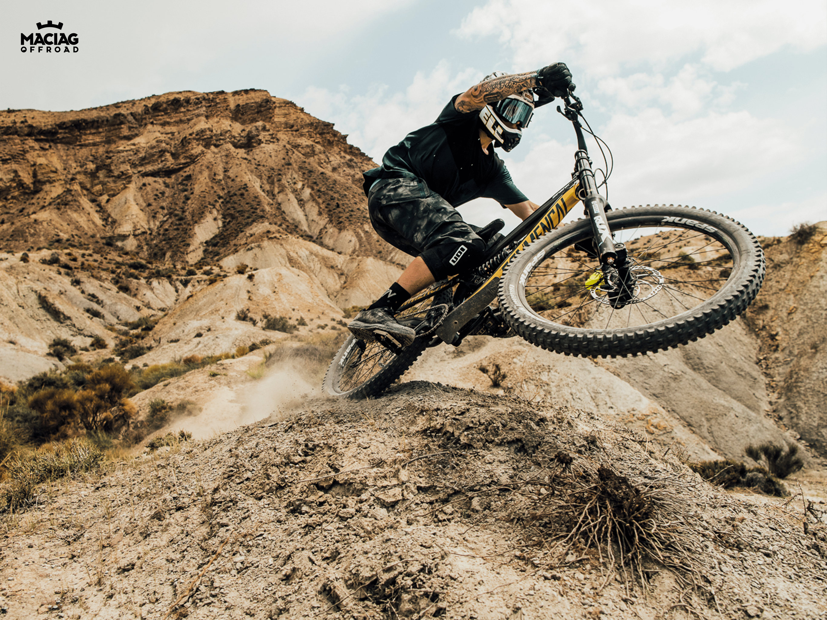 2732x2048 Mountain Bike
