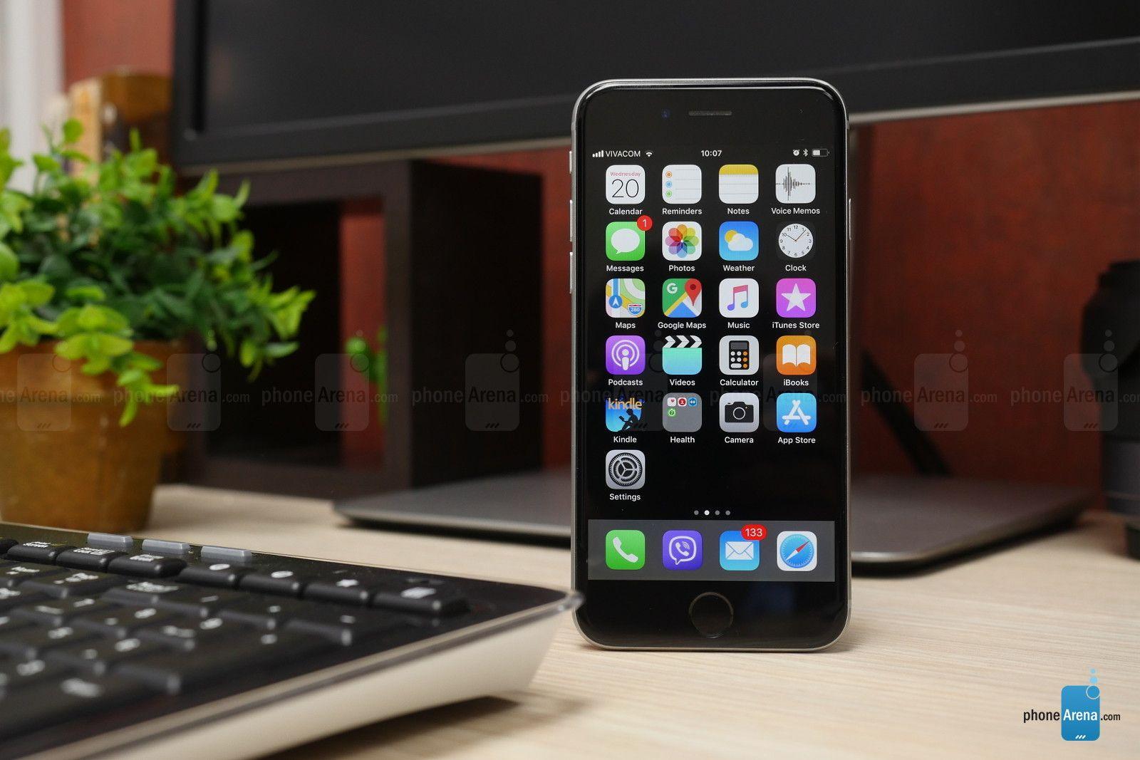 1600x1067 iOS 11 brings back legendary wallpaper from original iPhone home