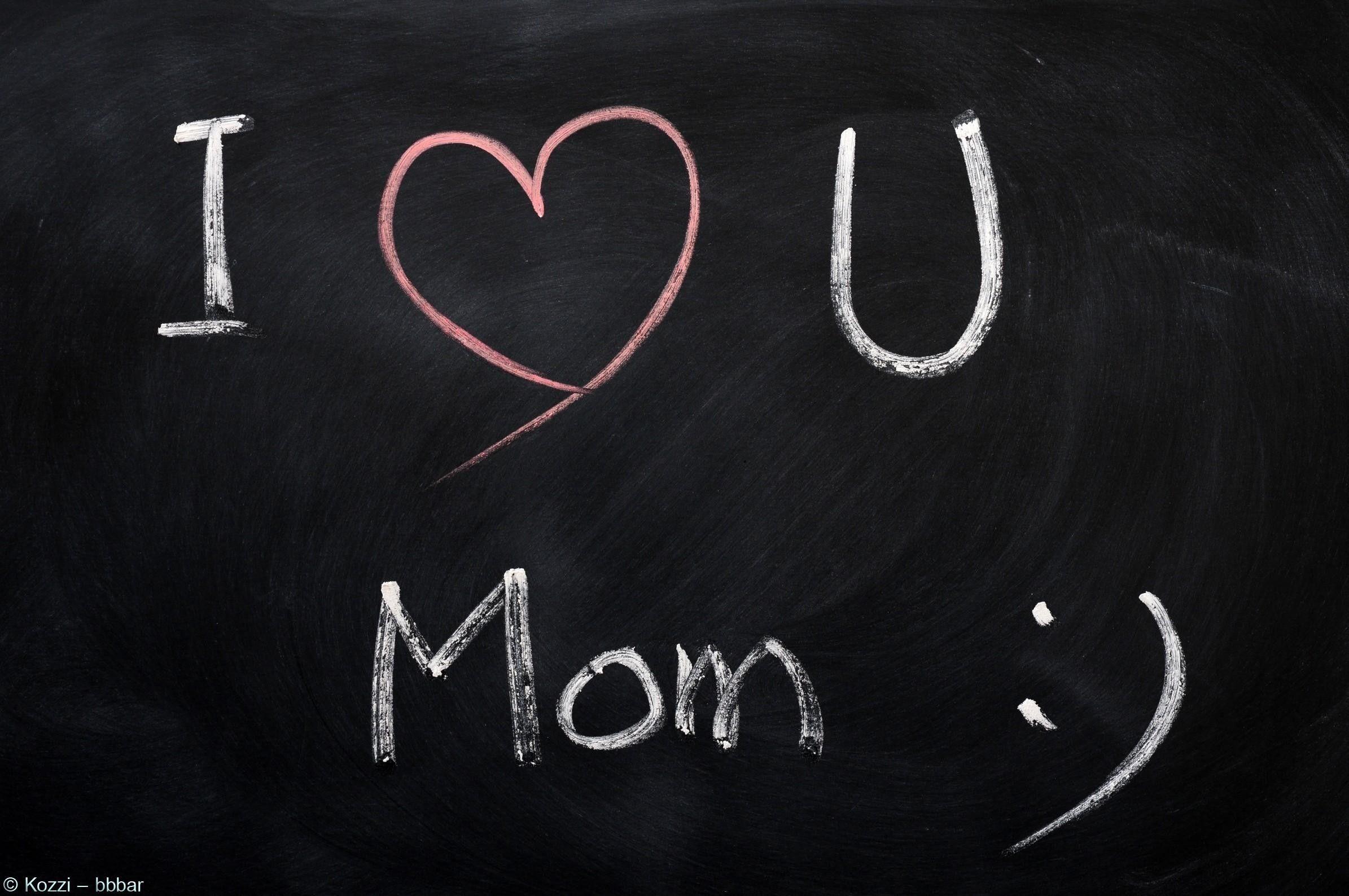 2390x1588 I Love My Mom Wallpaper