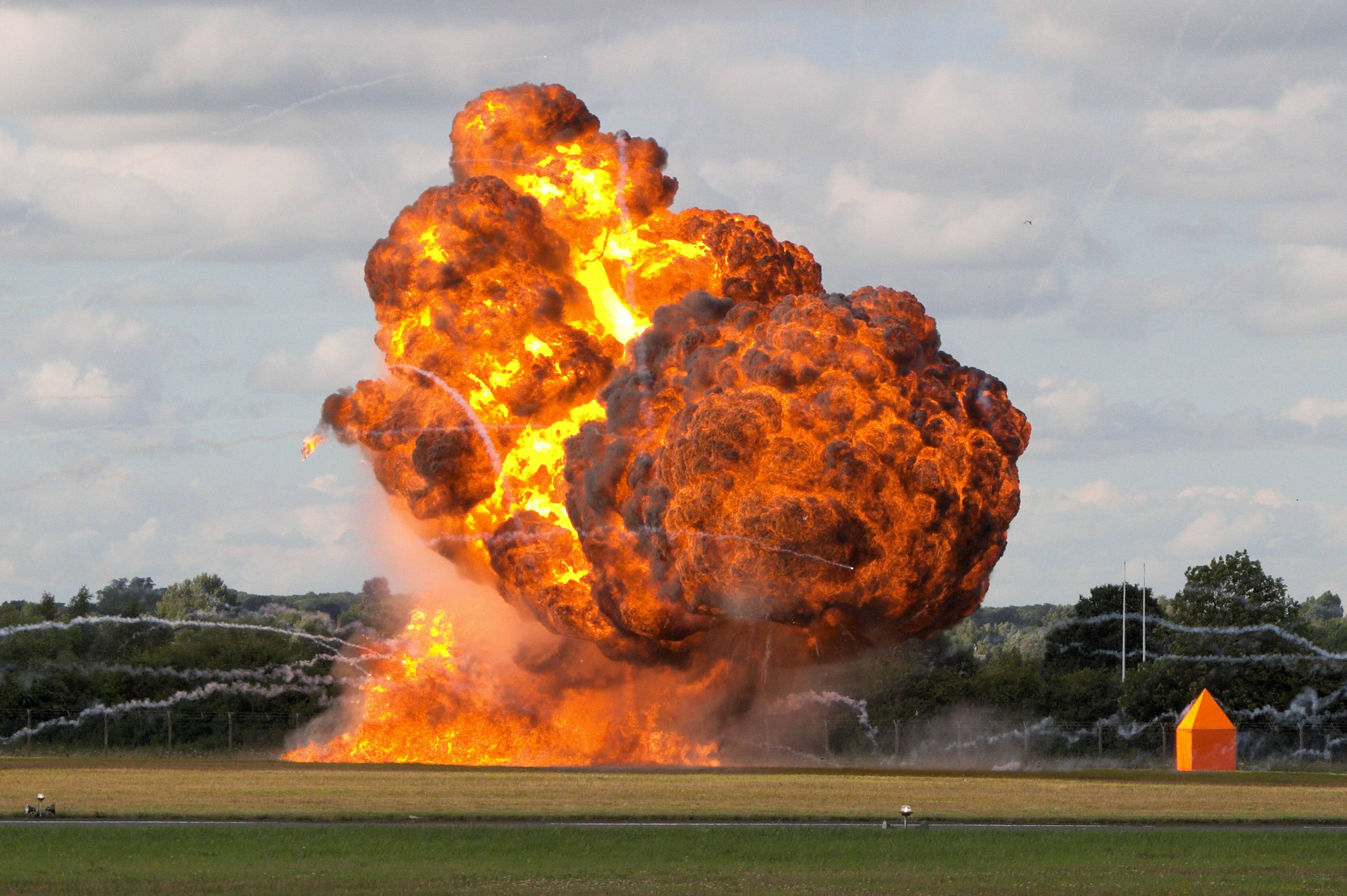 3072x2044 Explosion Background