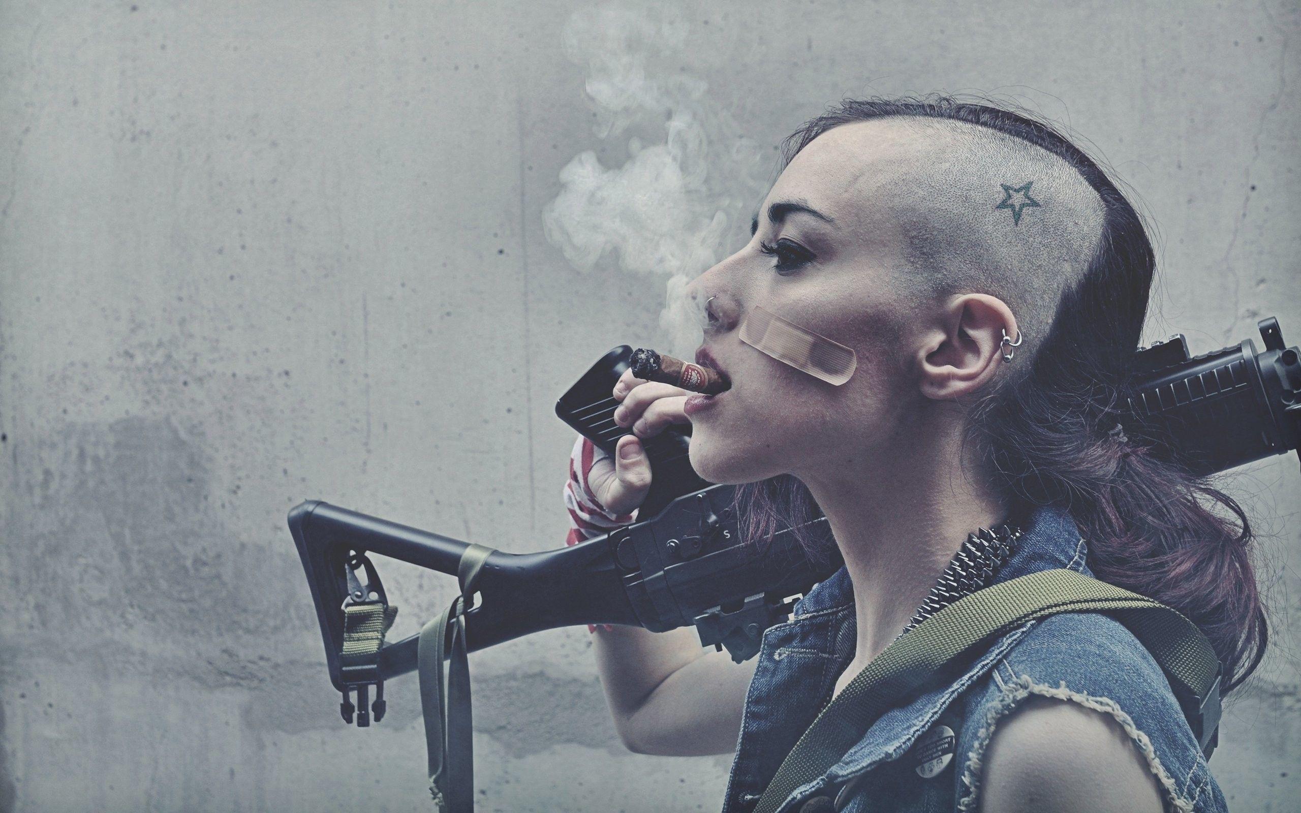 2560x1600 Smoking Guns Wallpaper