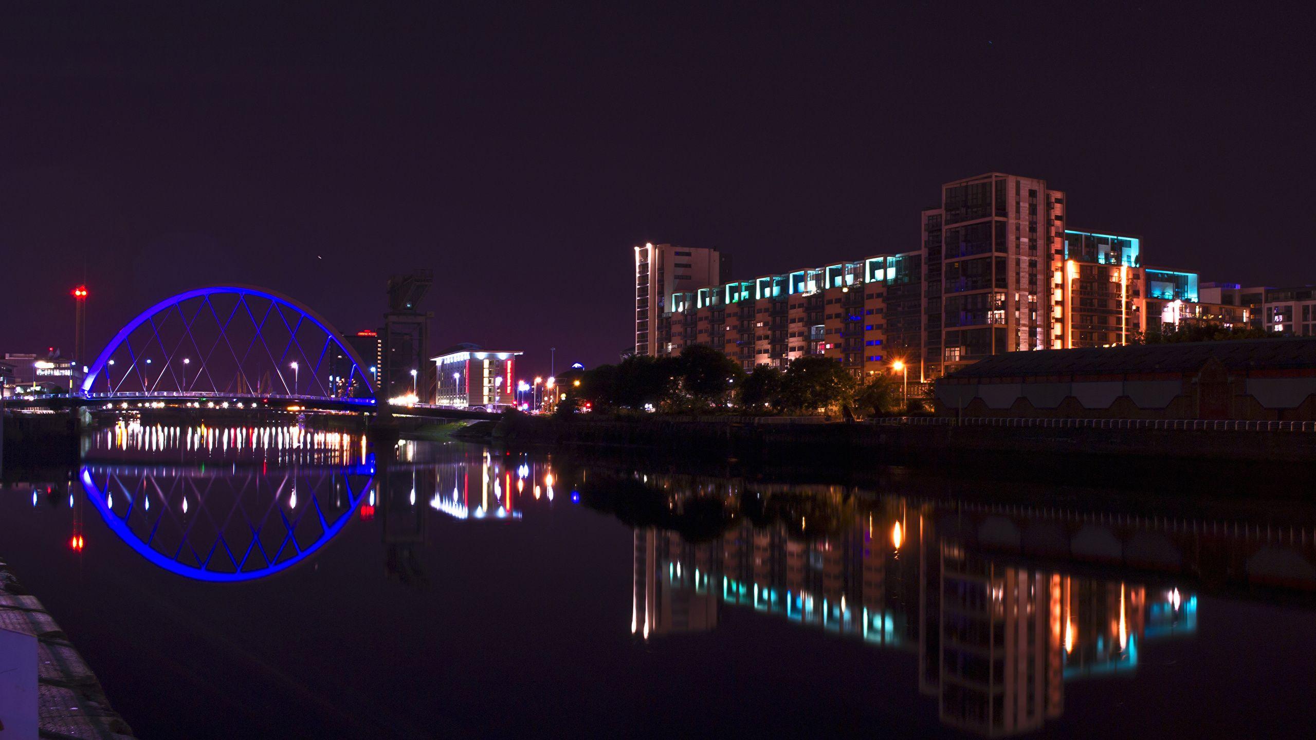 2560x1440 Desktop Wallpaper Scotland Glasgow Rivers night time 2560x1440