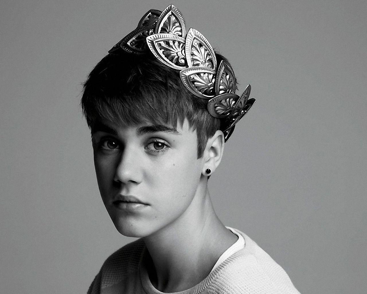 1280x1024 Justin Bieber Crown wallpaper. Justin Bieber Crown