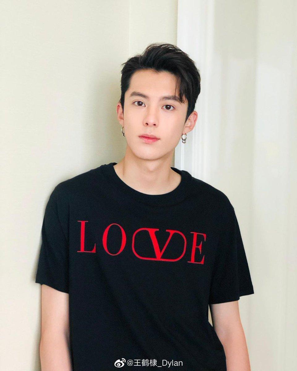 961x1200 Aesthetic Dylan Wang Wallpaper