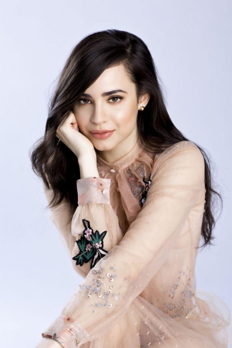 800x1200 Sofia Carson wallpaper