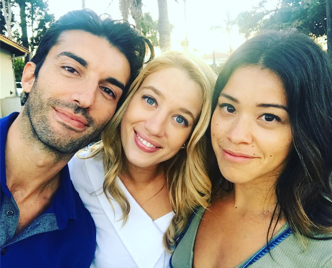 1080x871 Jane the Virgin Cast, the Virgin Photo