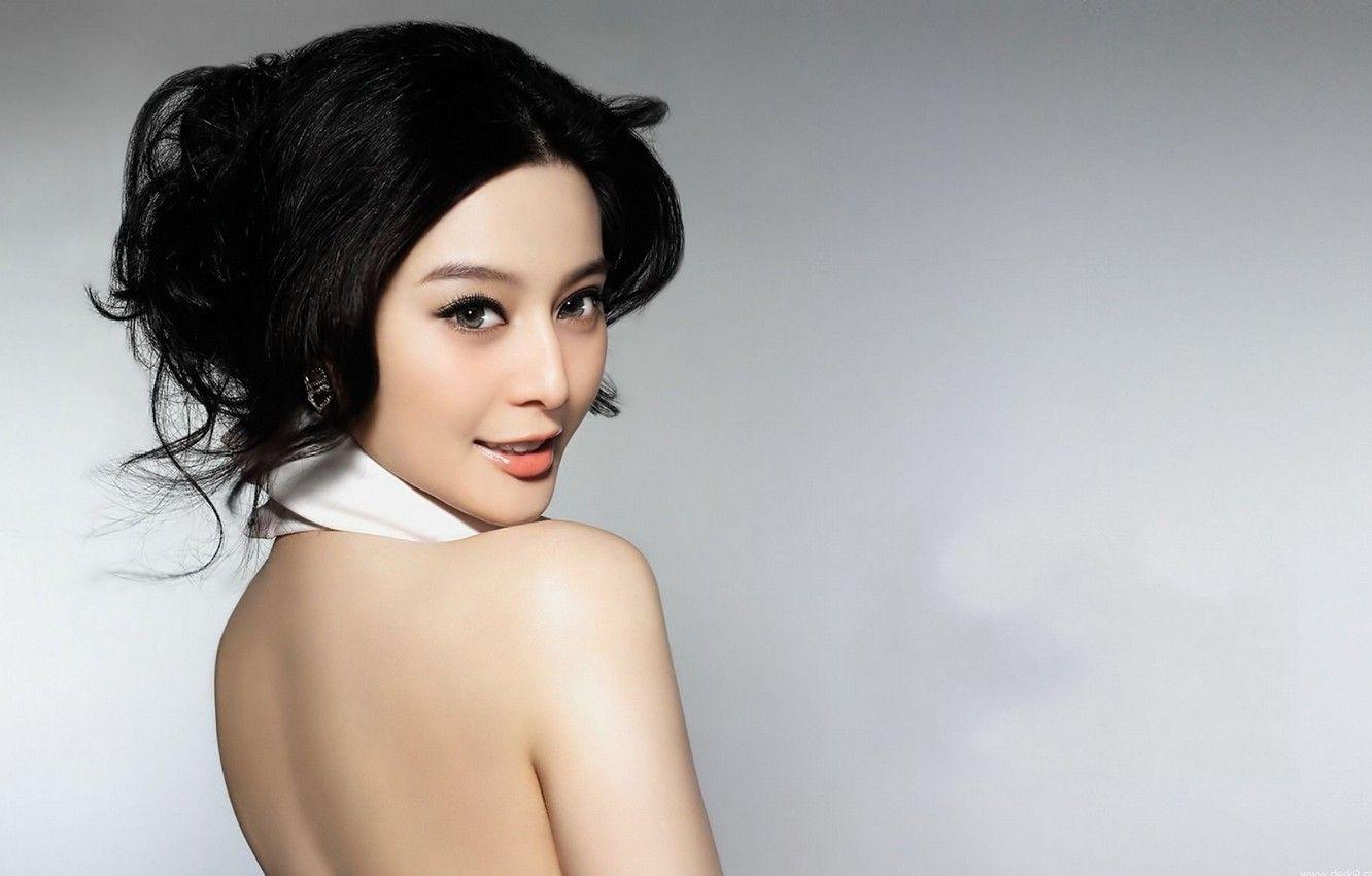 1332x850 Wallpaper eyes, look, smile, Asian, Fan Bingbing image