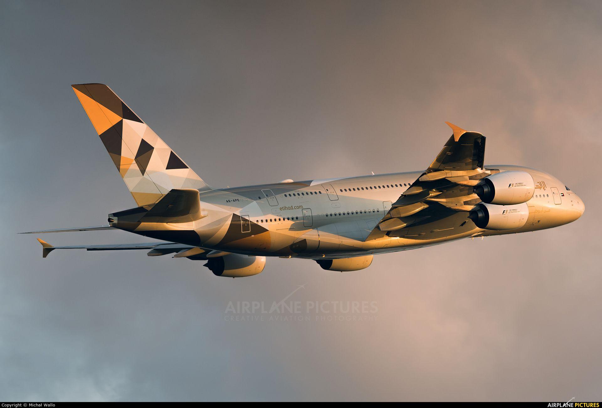 1920x1300 A6 APE Airways Airbus A380 At London. Photo