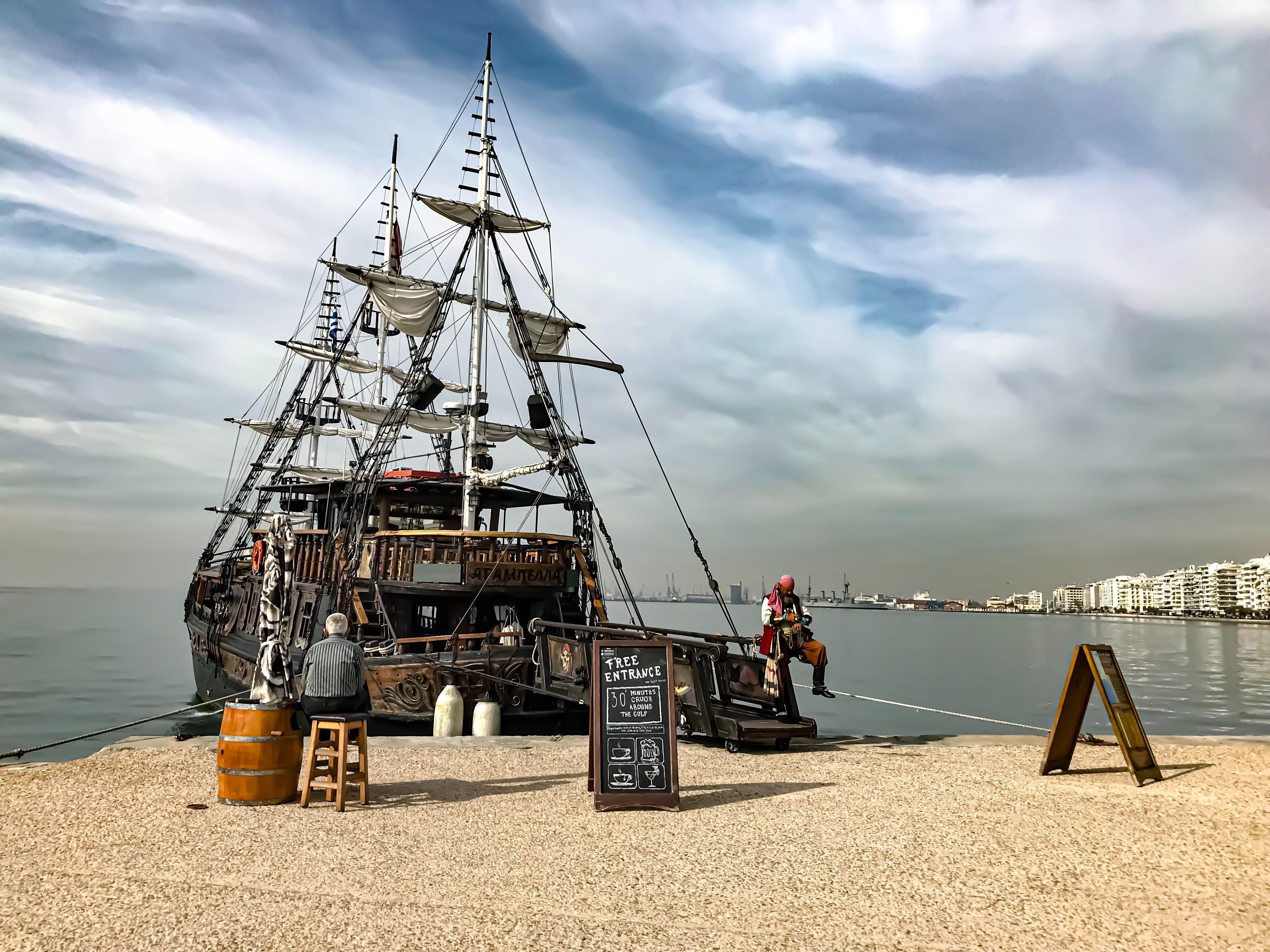 4032x3024 Thessaloniki, Greece Picture. Download Free Image