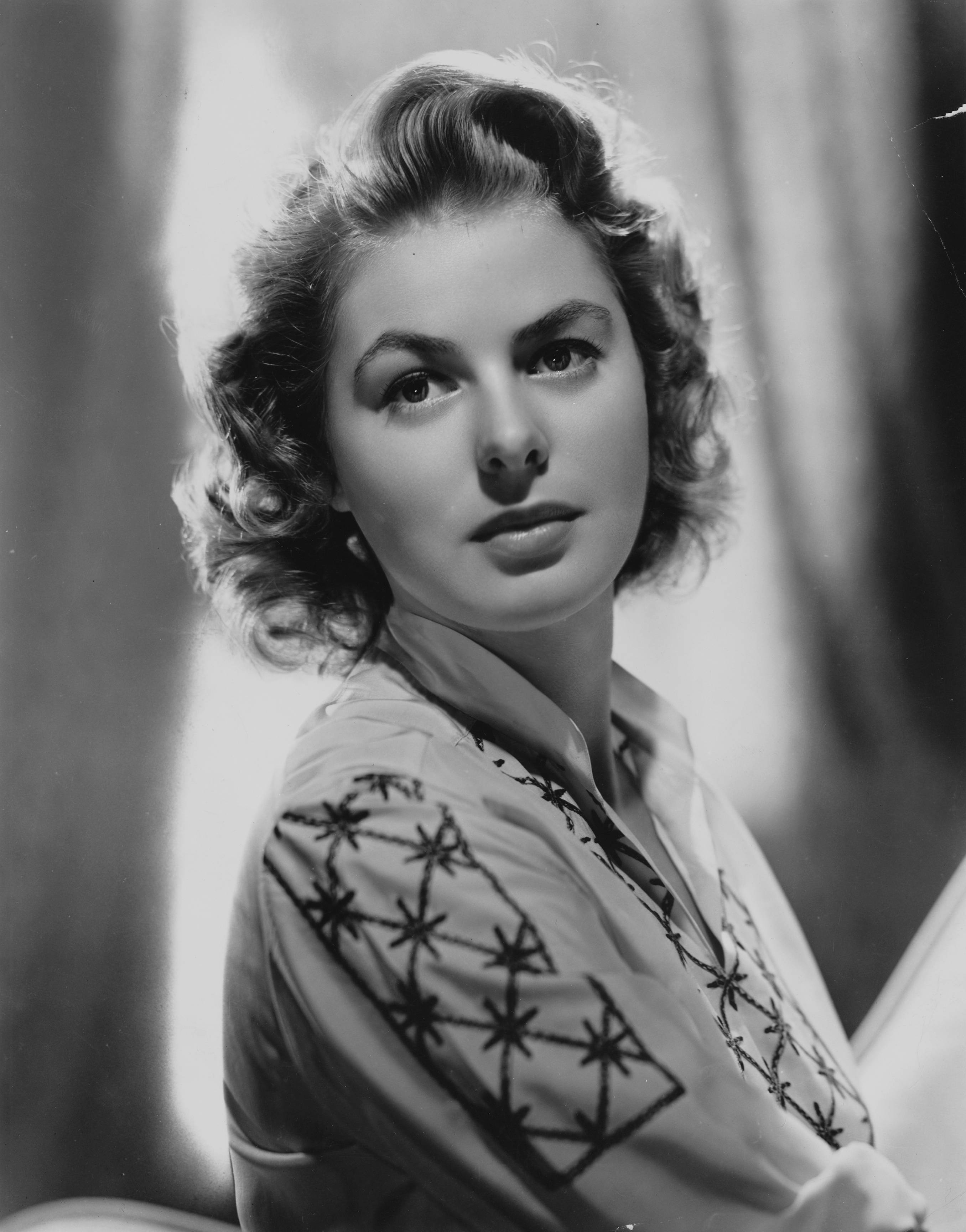 2712x3457 Ingrid Bergman Wallpaper
