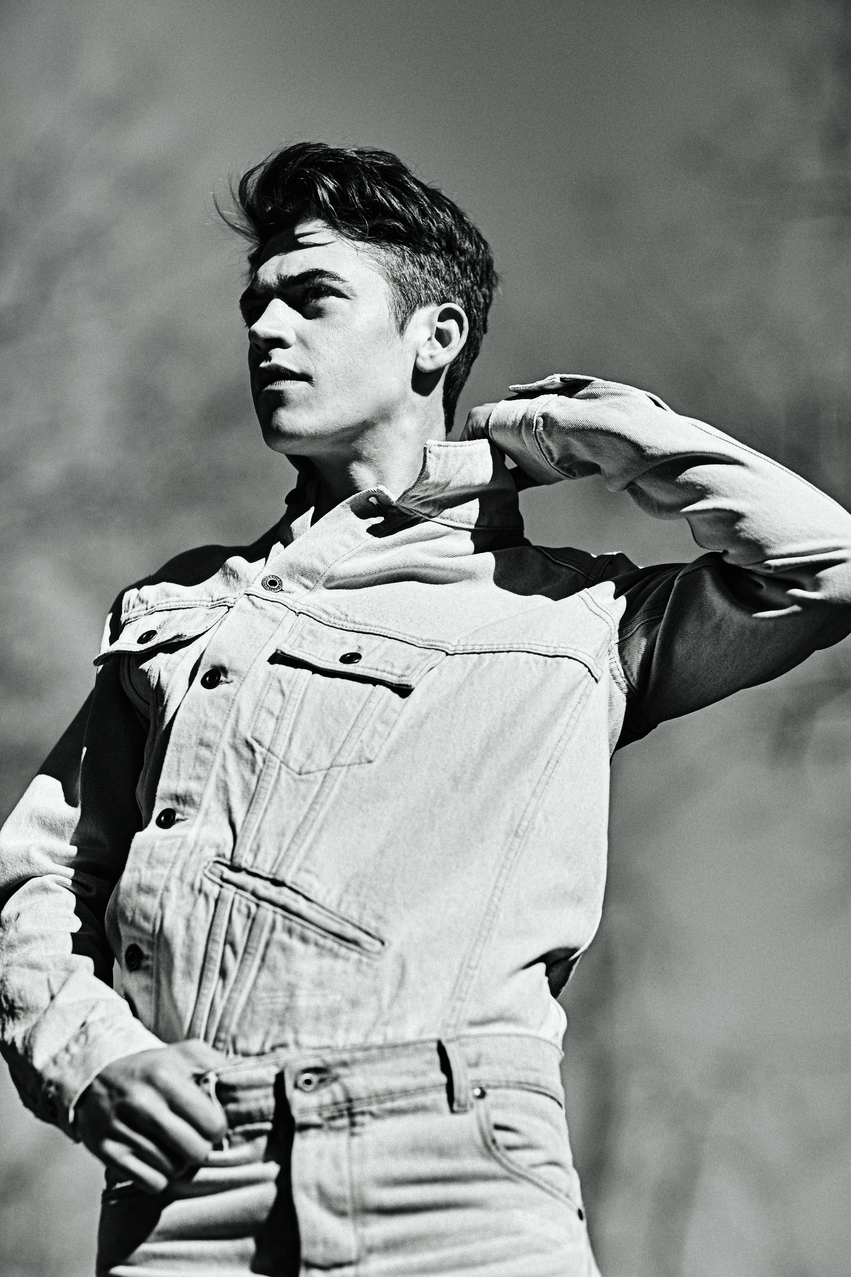 1707x2560 Hero Fiennes Tiffin Is Ready to Shed His Harry Potter Origin Story
