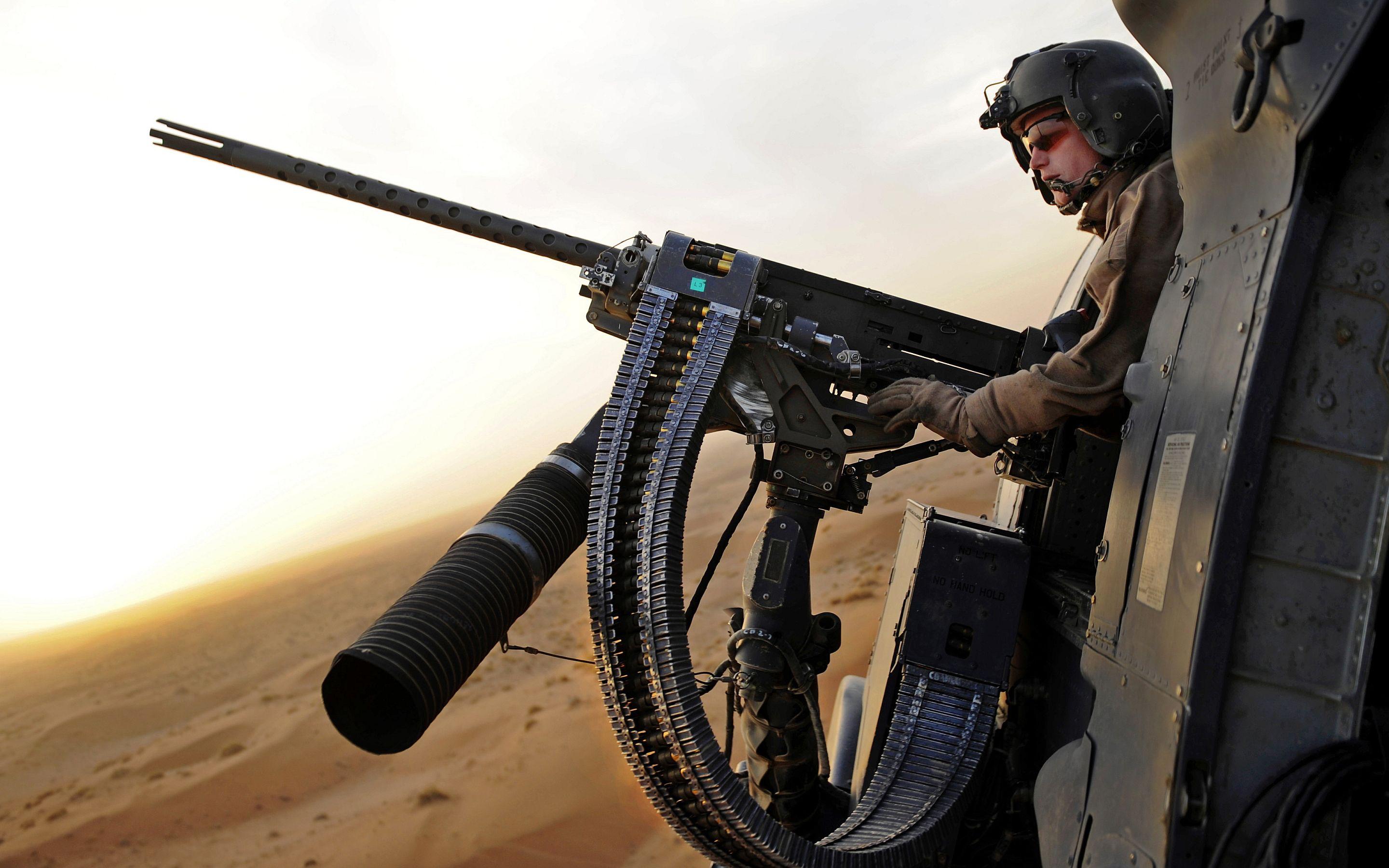 2880x1800 Black Hawk Doorgunnner Wallpaper & Background