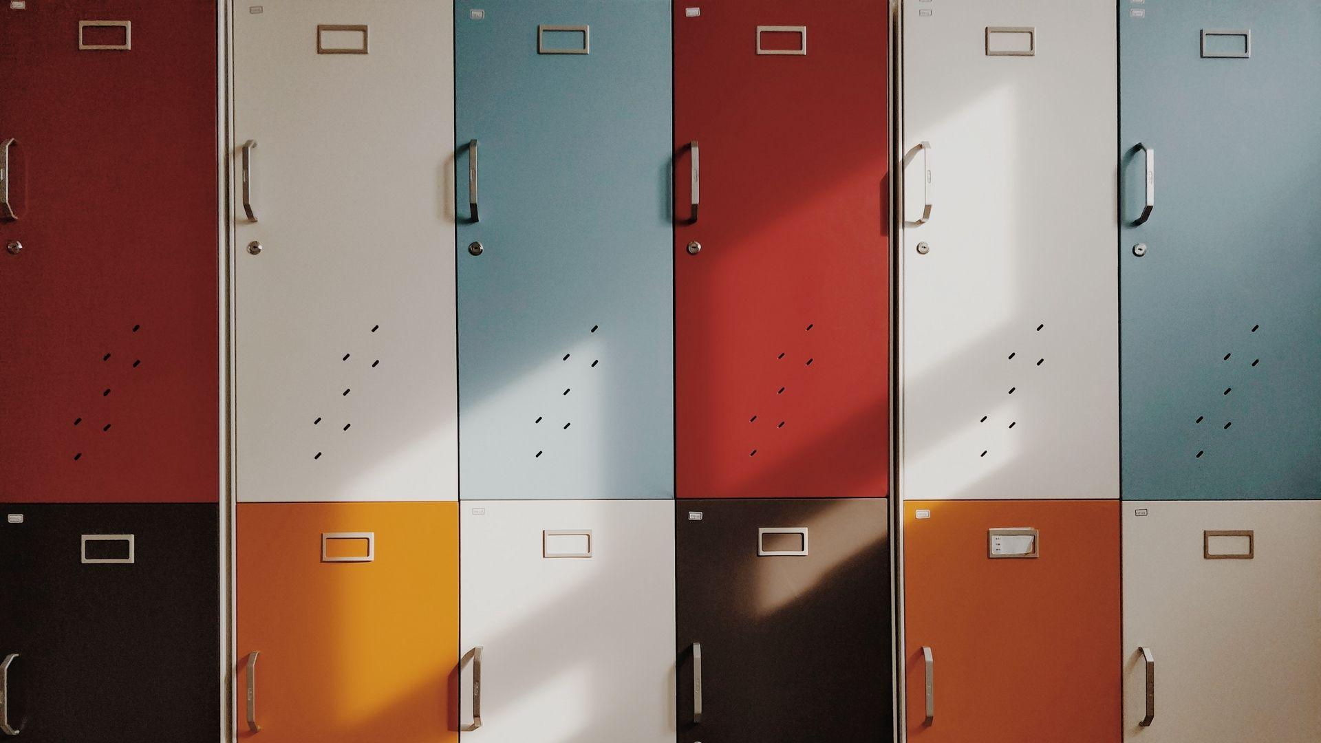 23 Ways To Have The Coolest Locker In School