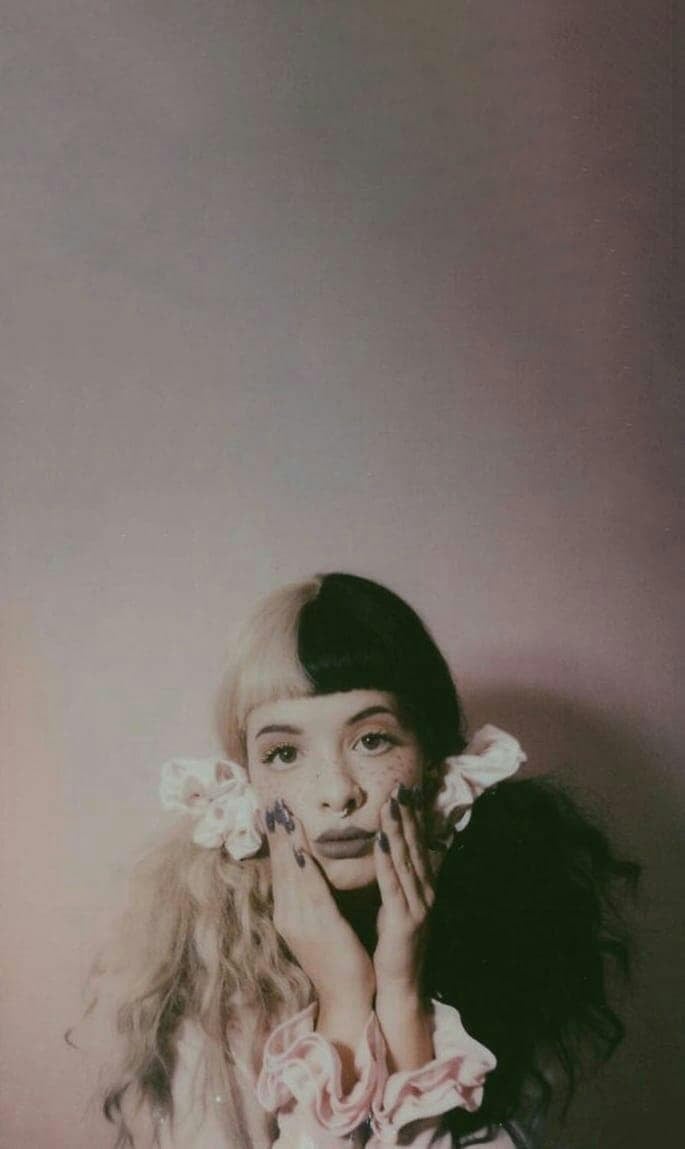 685x1149 Melanie Martinez Wallpaper HD