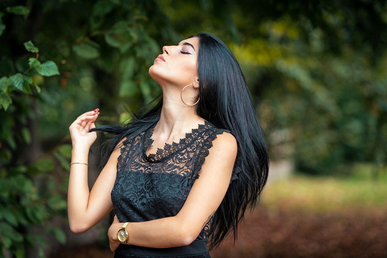 1280x853 Desktop Wallpaper Brunette girl blurred background Pose Hair Girls