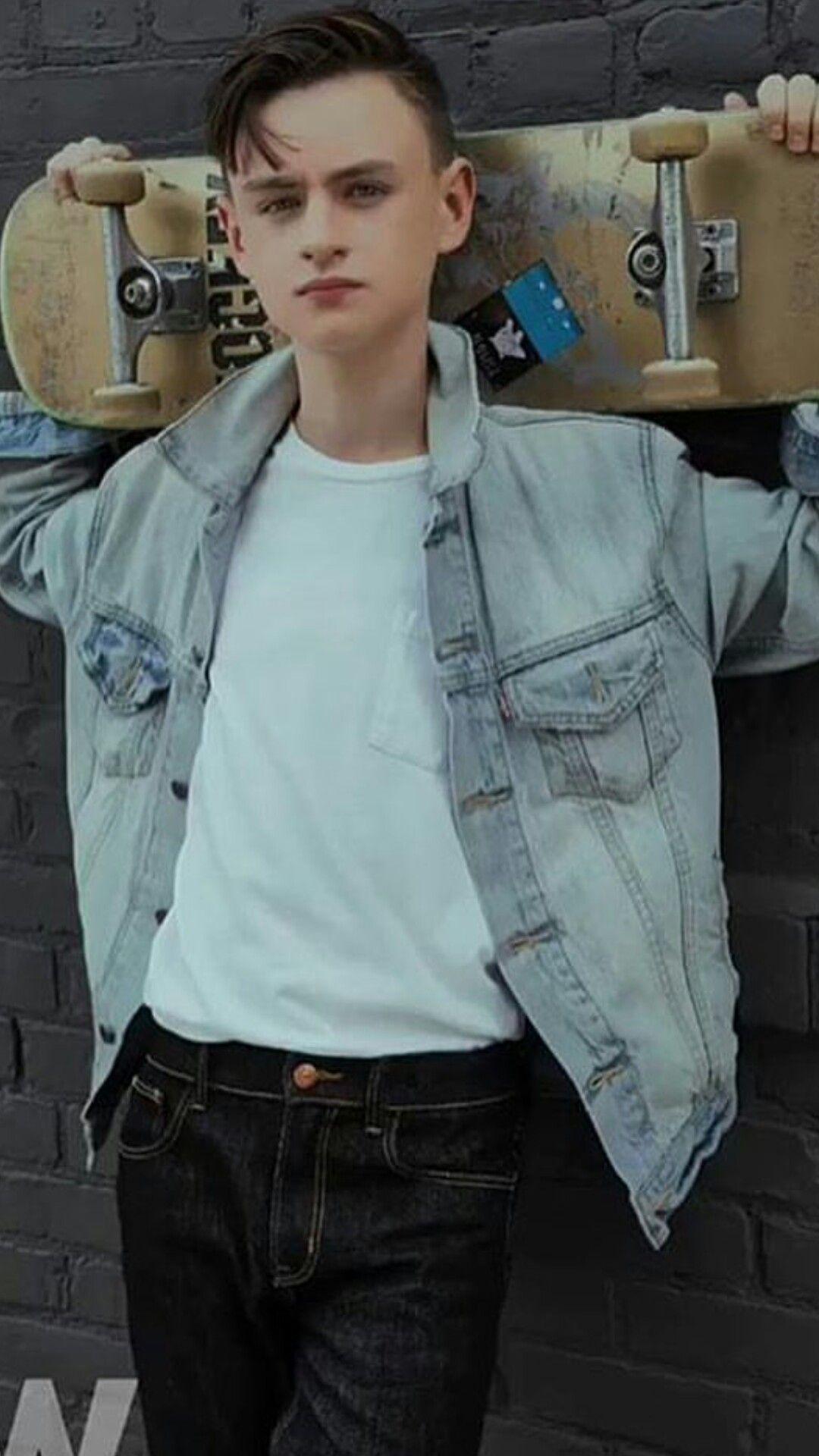 1080x1920 Jaeden Lieberher Wallpaper