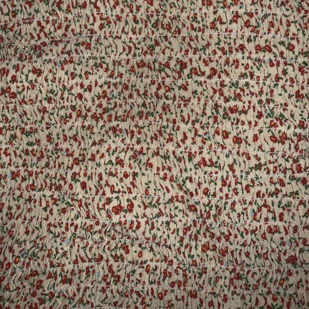1087x1086 Brandy Melville beige floral boob tube✨ one size
