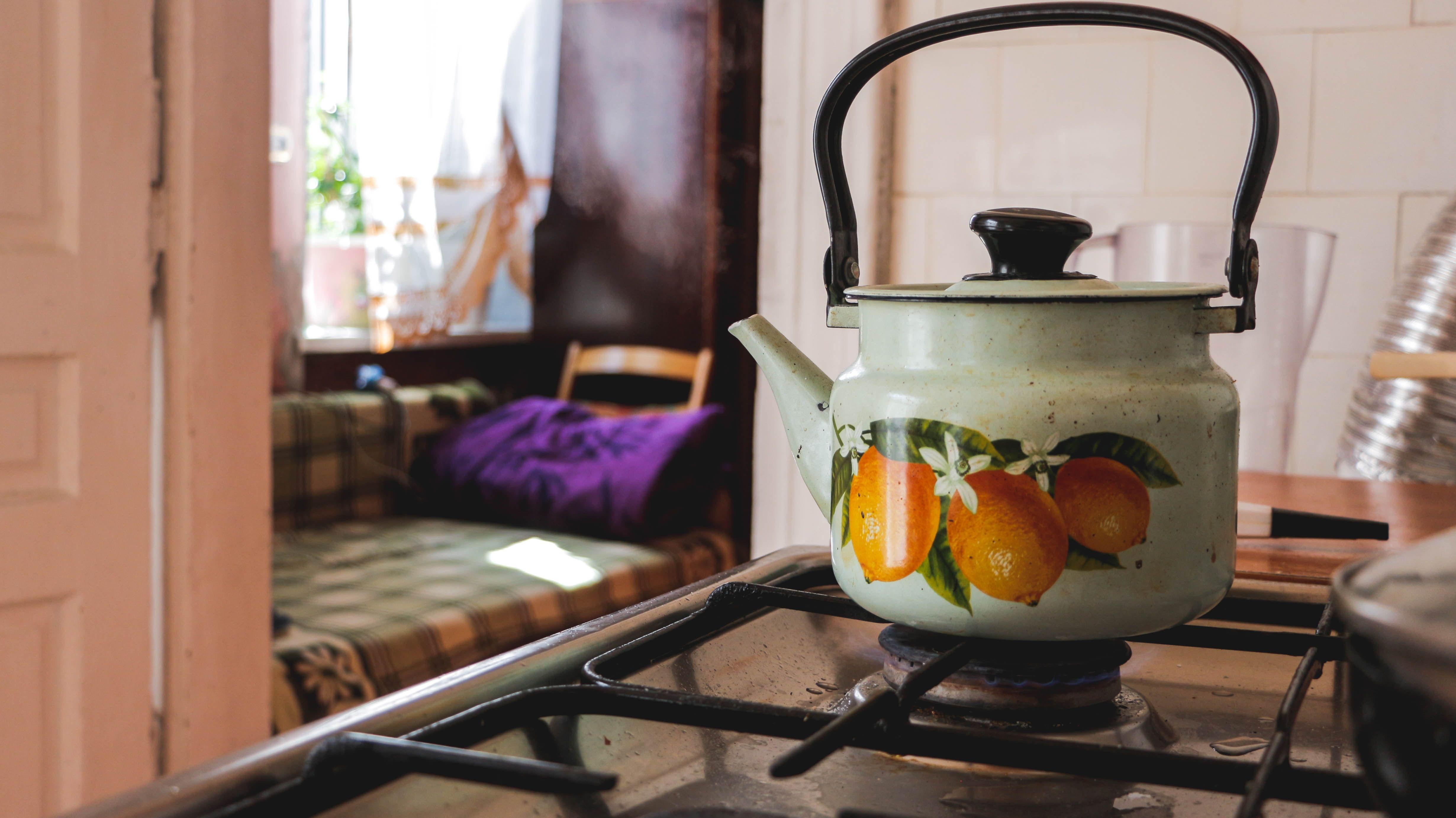 4920x2764 Gas Stove Wallpaper