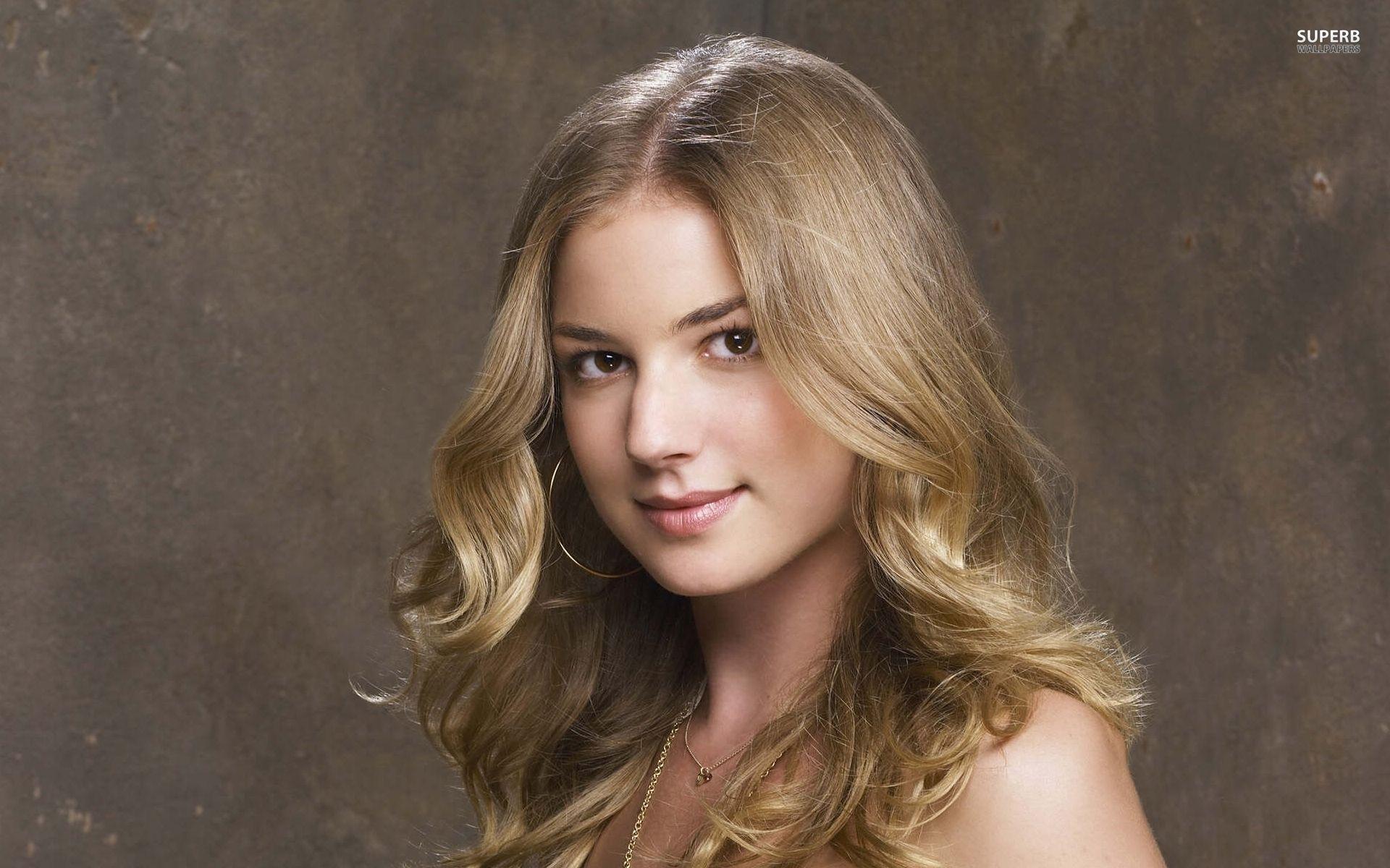 1920x1200 Emily Vancamp Wallpaper. Emily vancamp, Her hair, Hair lengths