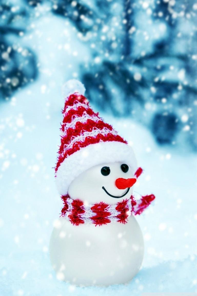 768x1152 Cute Kawaii Snowmen Wallpaper