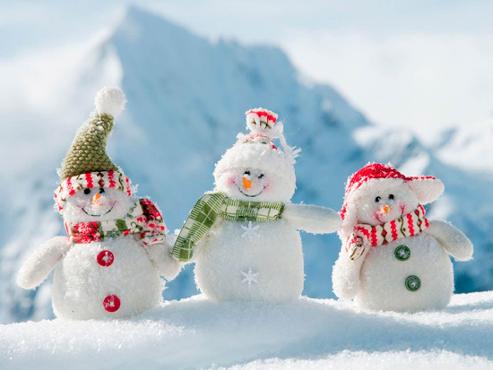 1600x1200 Snowman Wallpaper Free