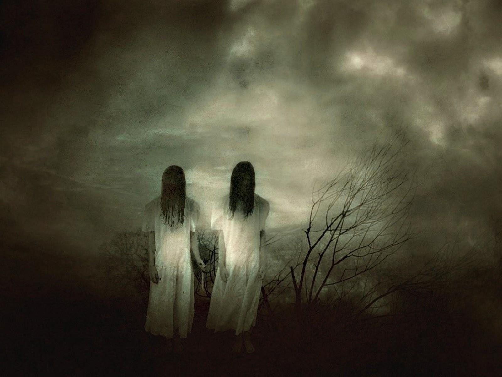 1600x1200 Halloween Scary Ghosts Wallpaper & Background
