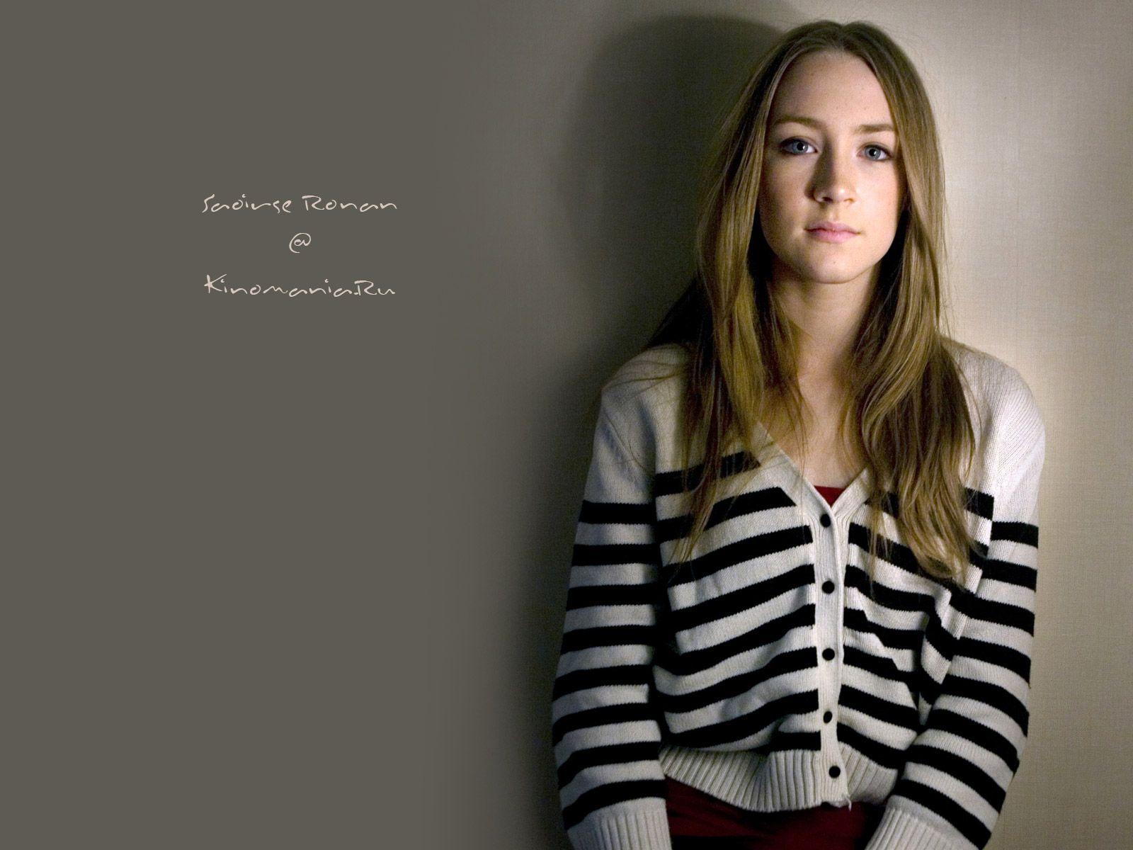 1600x1200 Desktop Wallpaper Saoirse Ronan Celebrities