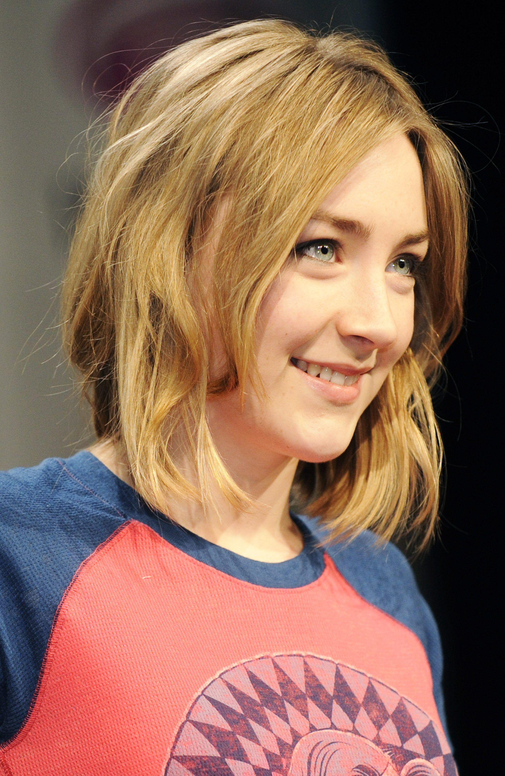 1954x3000 Saoirse Ronan wallpaper