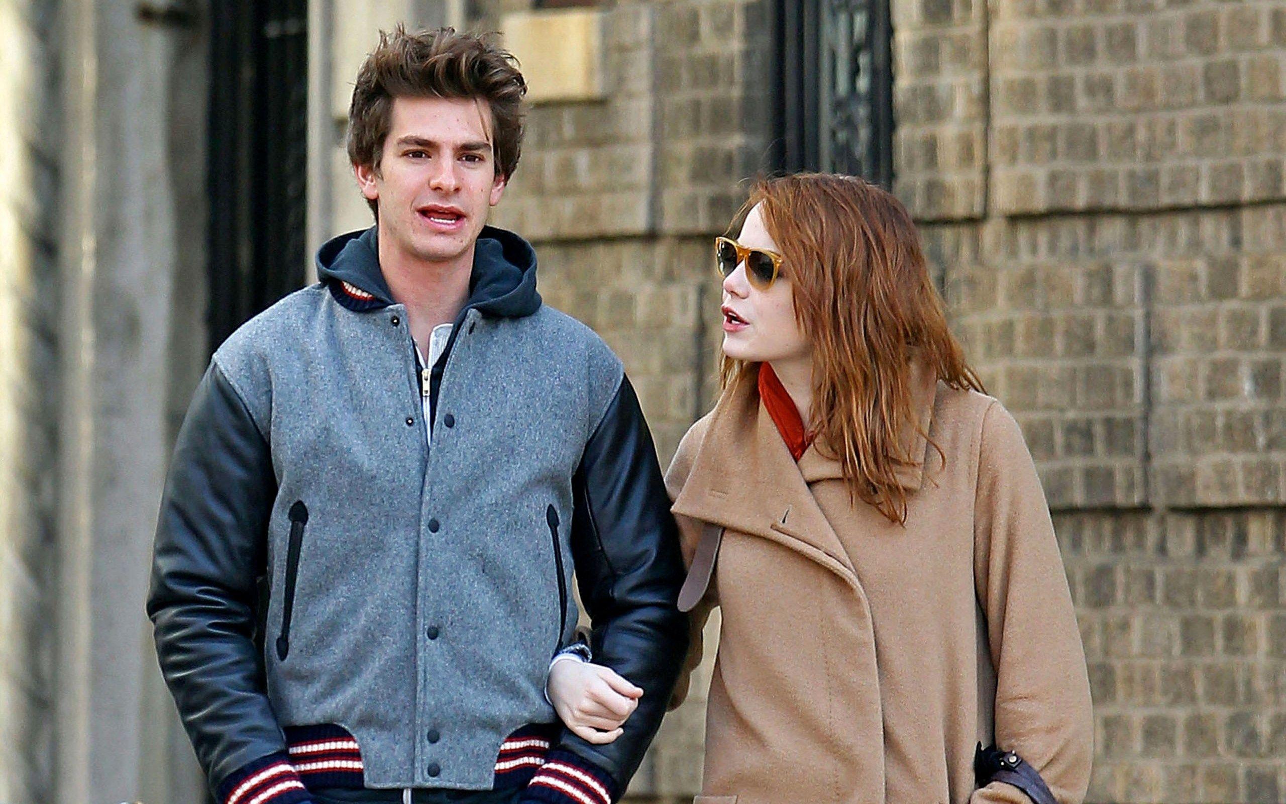 2560x1600 Andrew Garfield And Emma Stone wallpaper