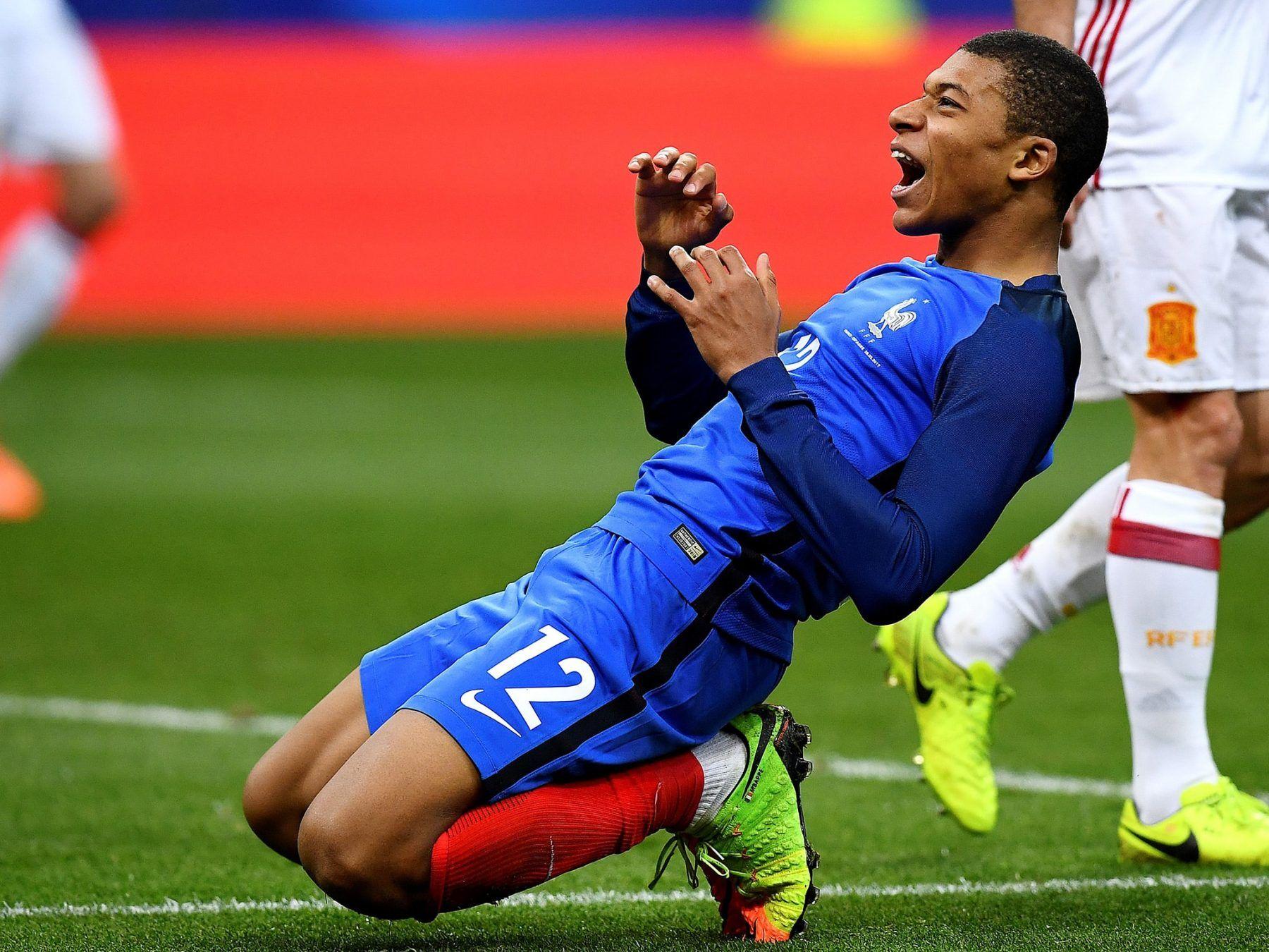 1800x1350 Kylian Mbappe HD