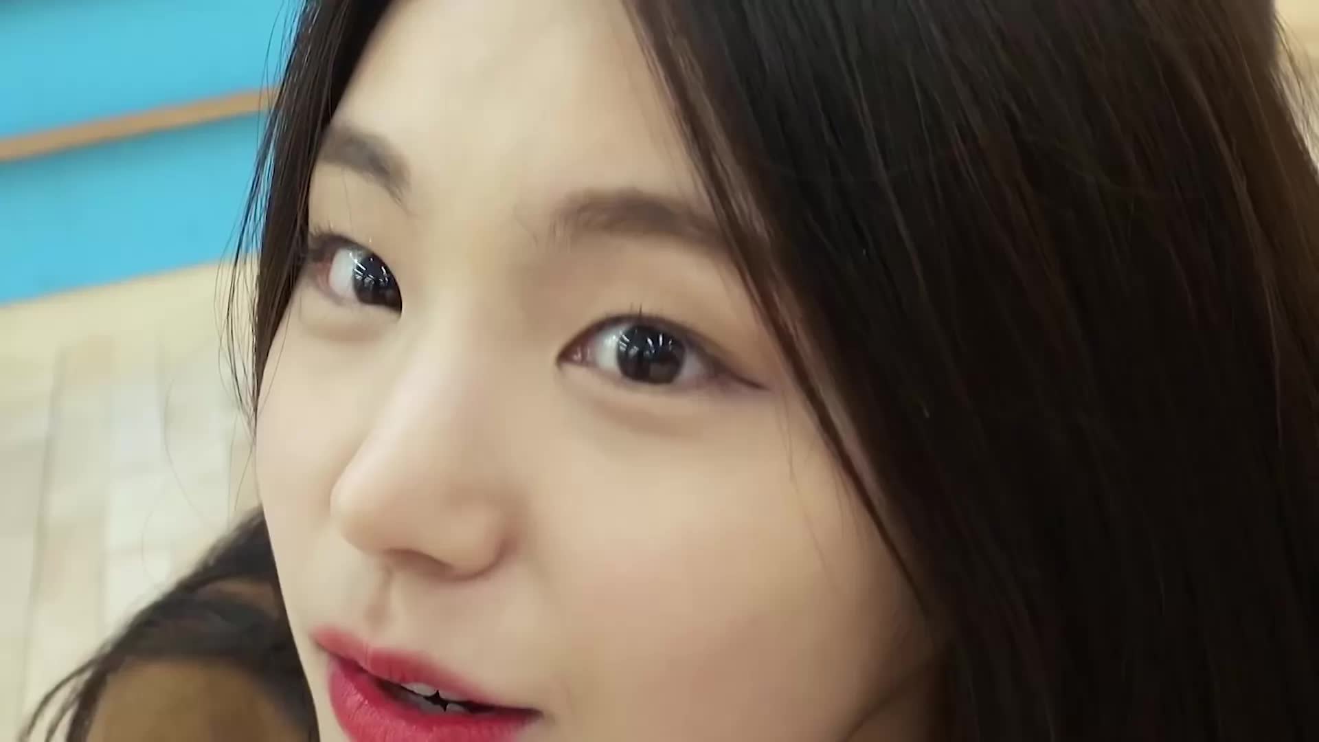 1920x1080 Yeji GIF