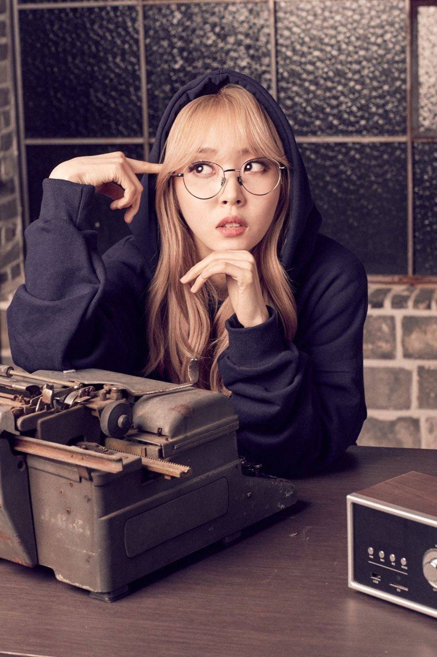 853x1280 Mamamoo Moonbyul wallpaper