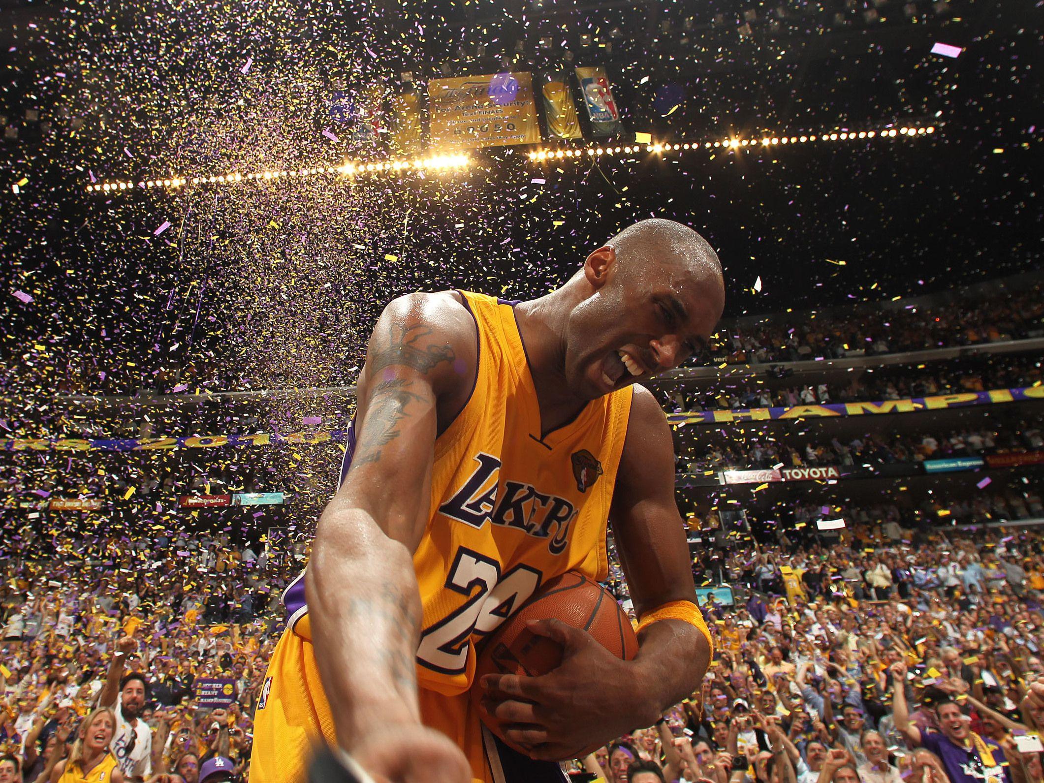 2121x1591 Basketball Legend Kobe Bryant And Daughter Gianna Die