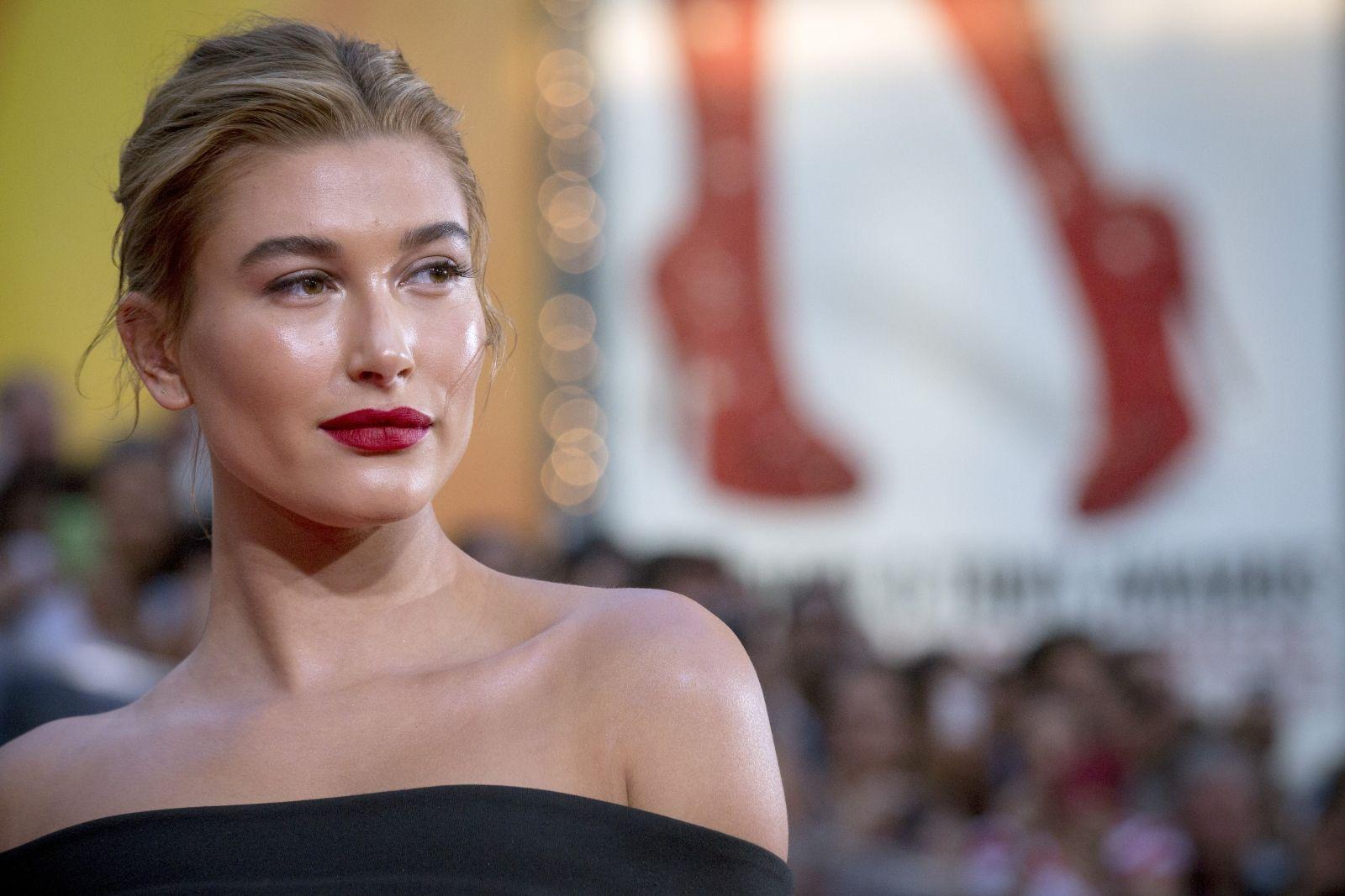 1600x1067 Hailey Baldwin High Definition Wallpaper