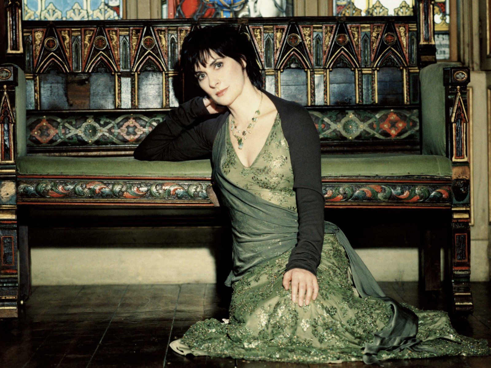 1600x1200 Download Music Enya Wallpaper