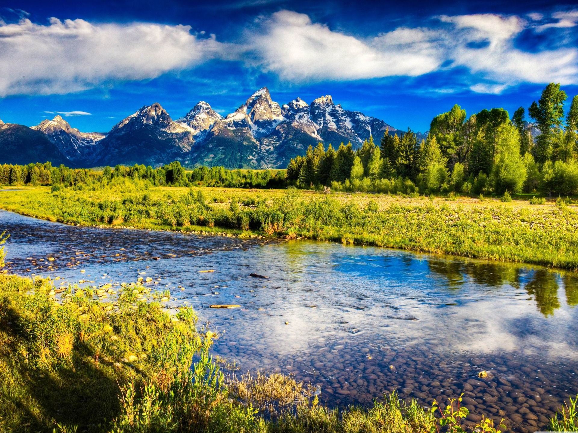 1920x1440 Beautiful Mountain Scenery Hdr Travel Nature Wallpaper