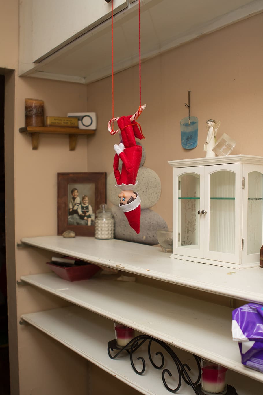 910x1365 Elf on a shelf 1080P, 2K, 4K, 5K HD wallpaper free download