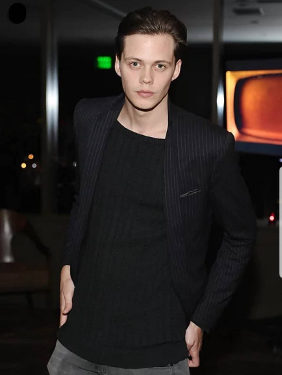 961x1280 Bill Skarsgard wallpaper