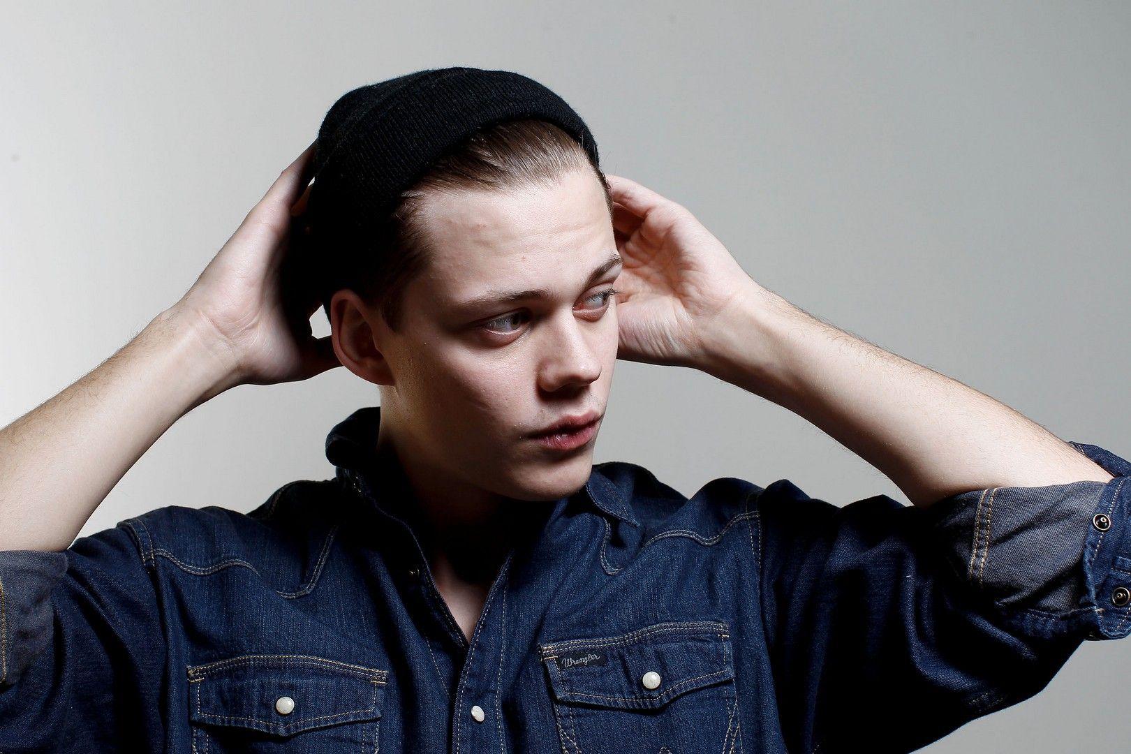 1620x1080 Bill Skarsgard Widescreen