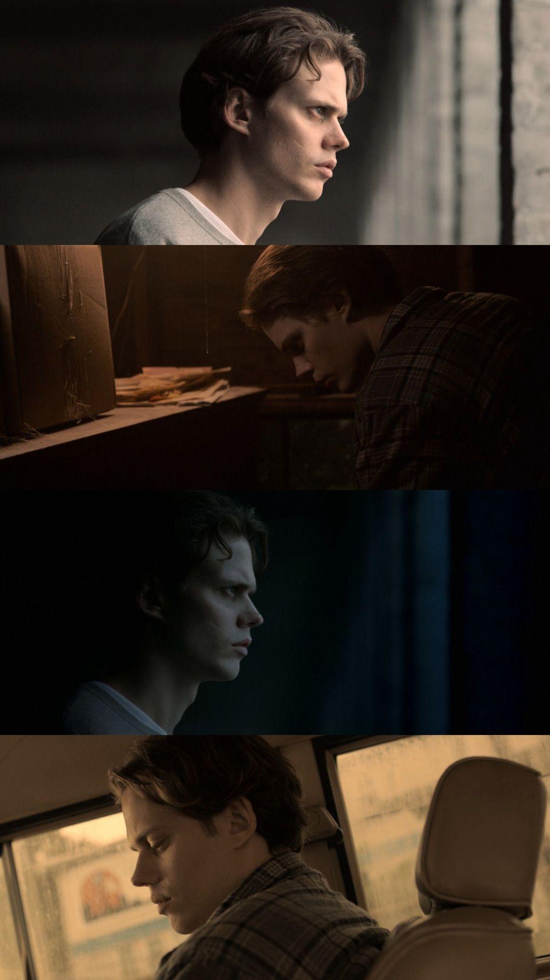 1079x1920 bill skarsgård wallpaper