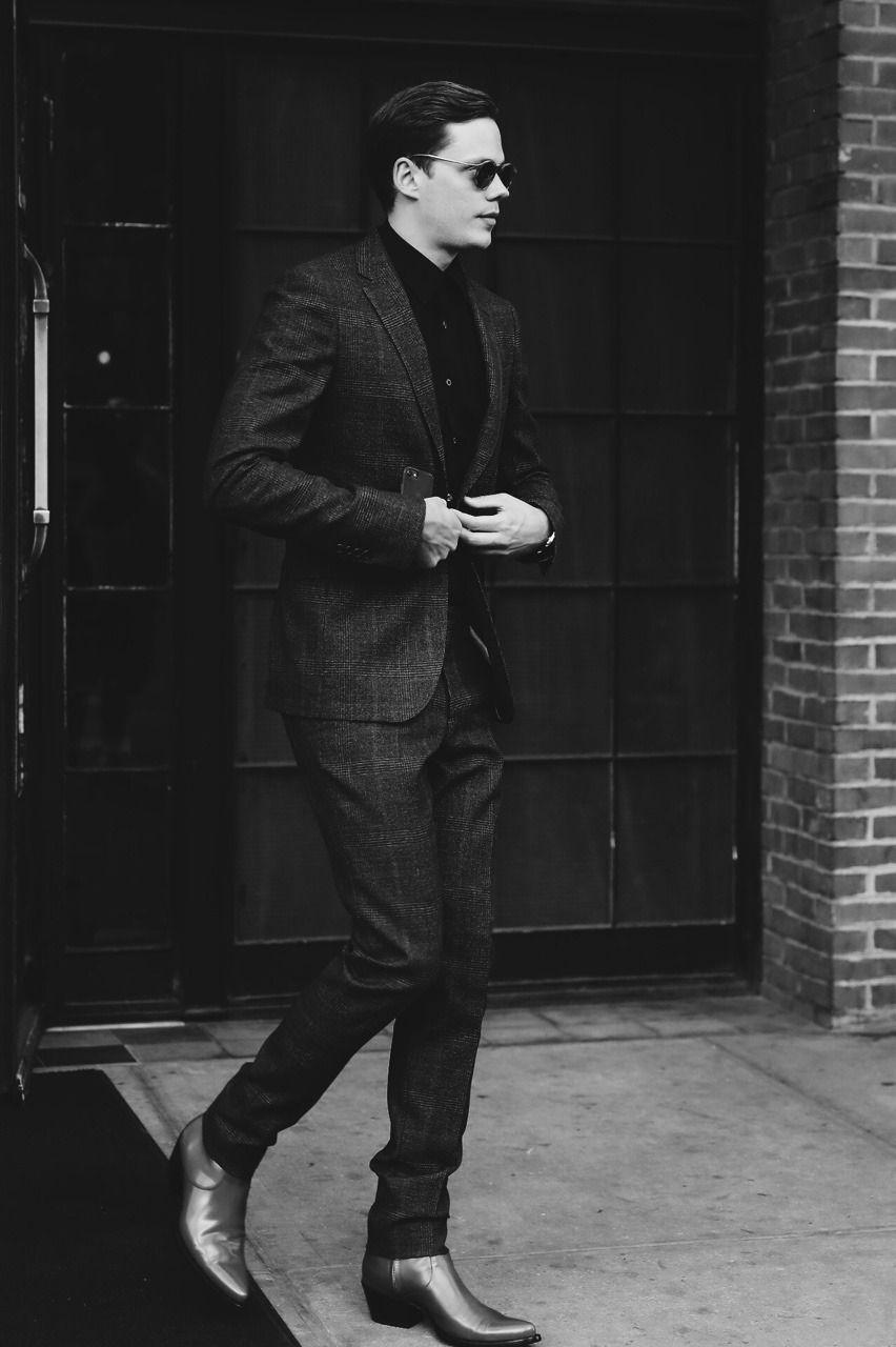 852x1280 iphone Background #wallpaper #bill Skarsgard #bill Gala 2017