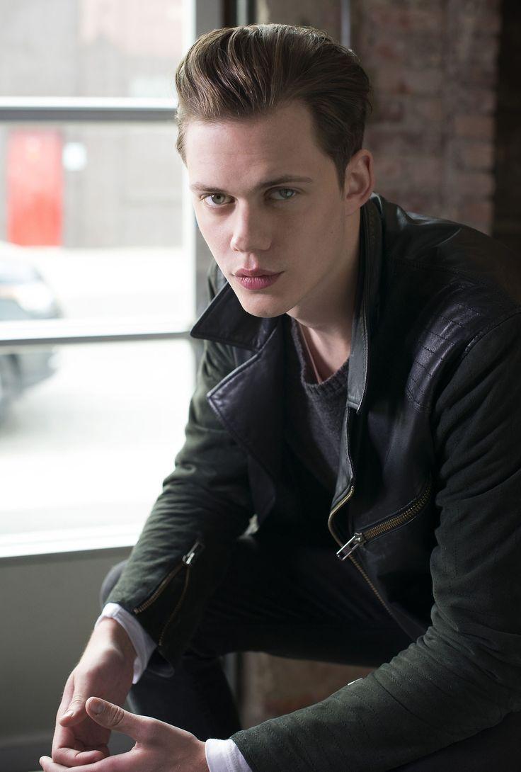 736x1090 Bill Skarsgård Wallpaper
