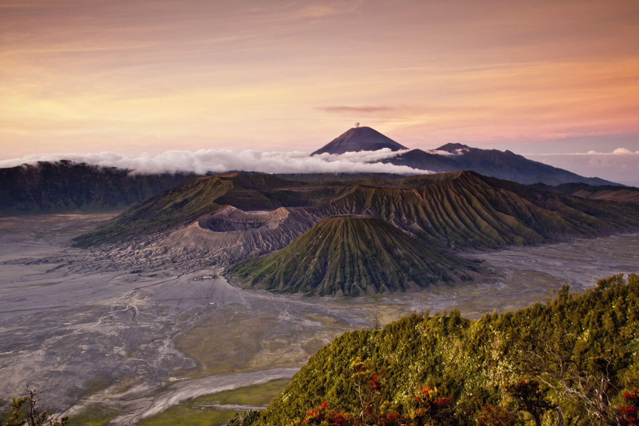 2048x1365 Bromo Mountain Indonesia Sunset Hình nền miễn phí có độ phân giải cao