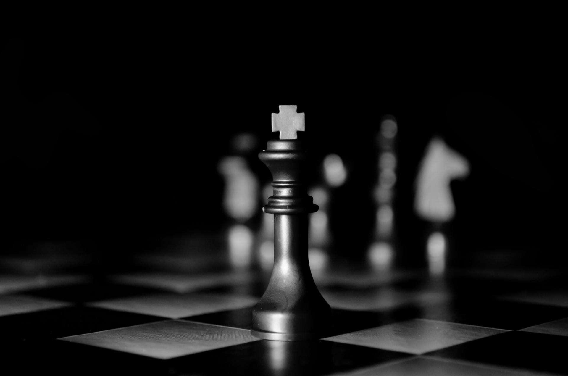 chess wallpaper black and white