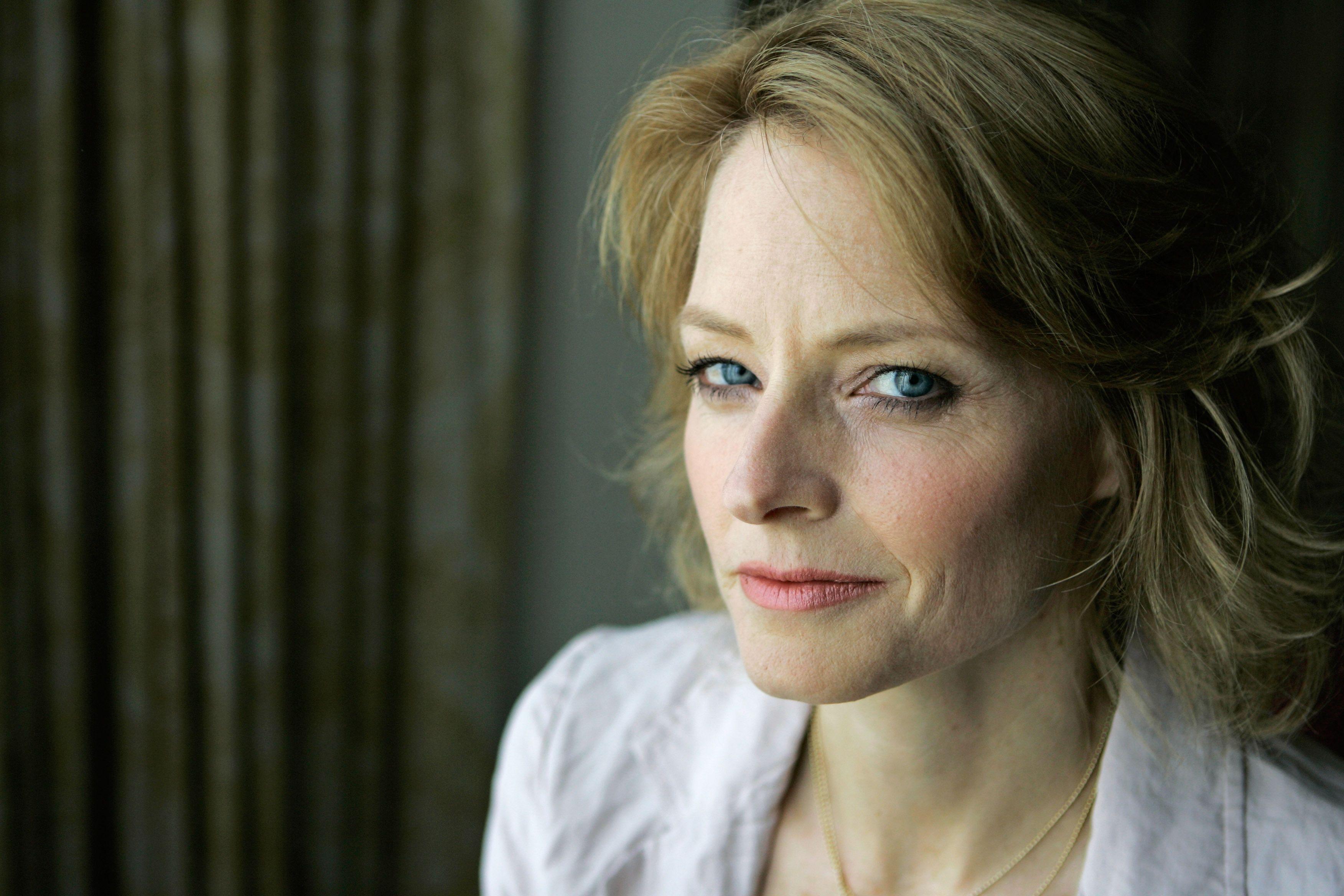 3504x2336 Jodie Foster Background