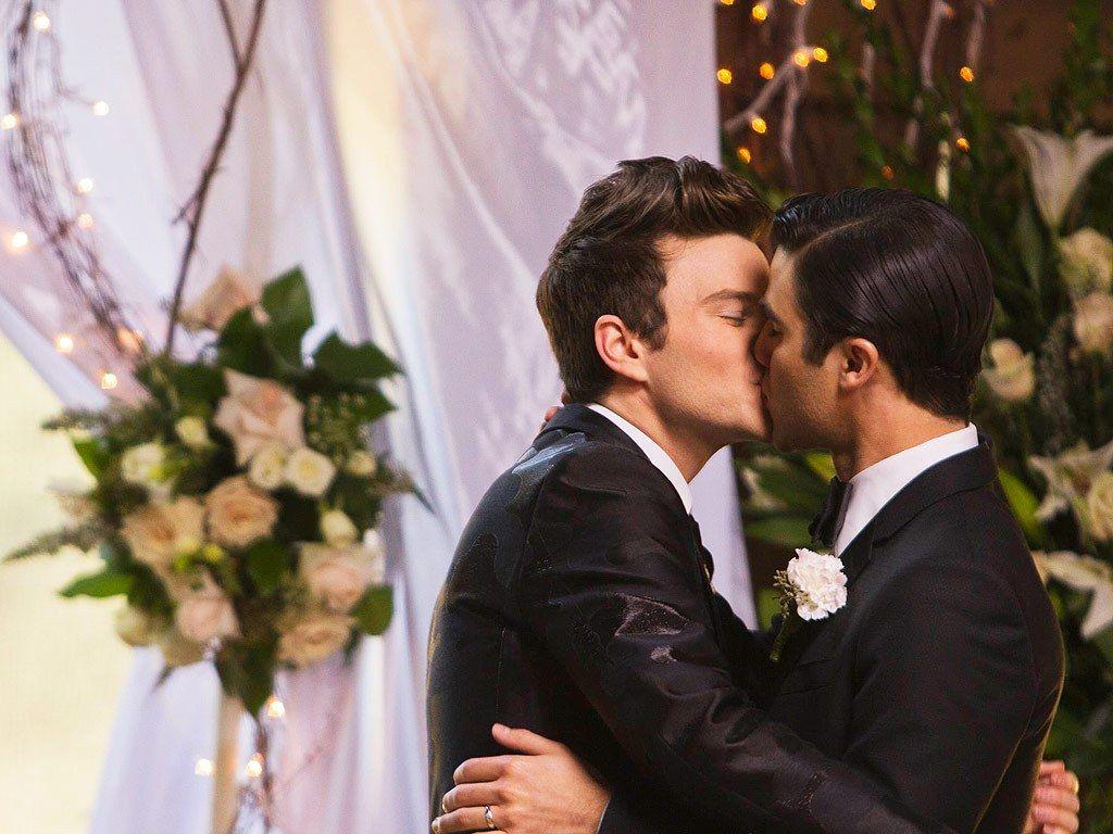 1024x768 Glee Wedding: Inside Kurt, Blaine, Brittany and Santana's Surprise
