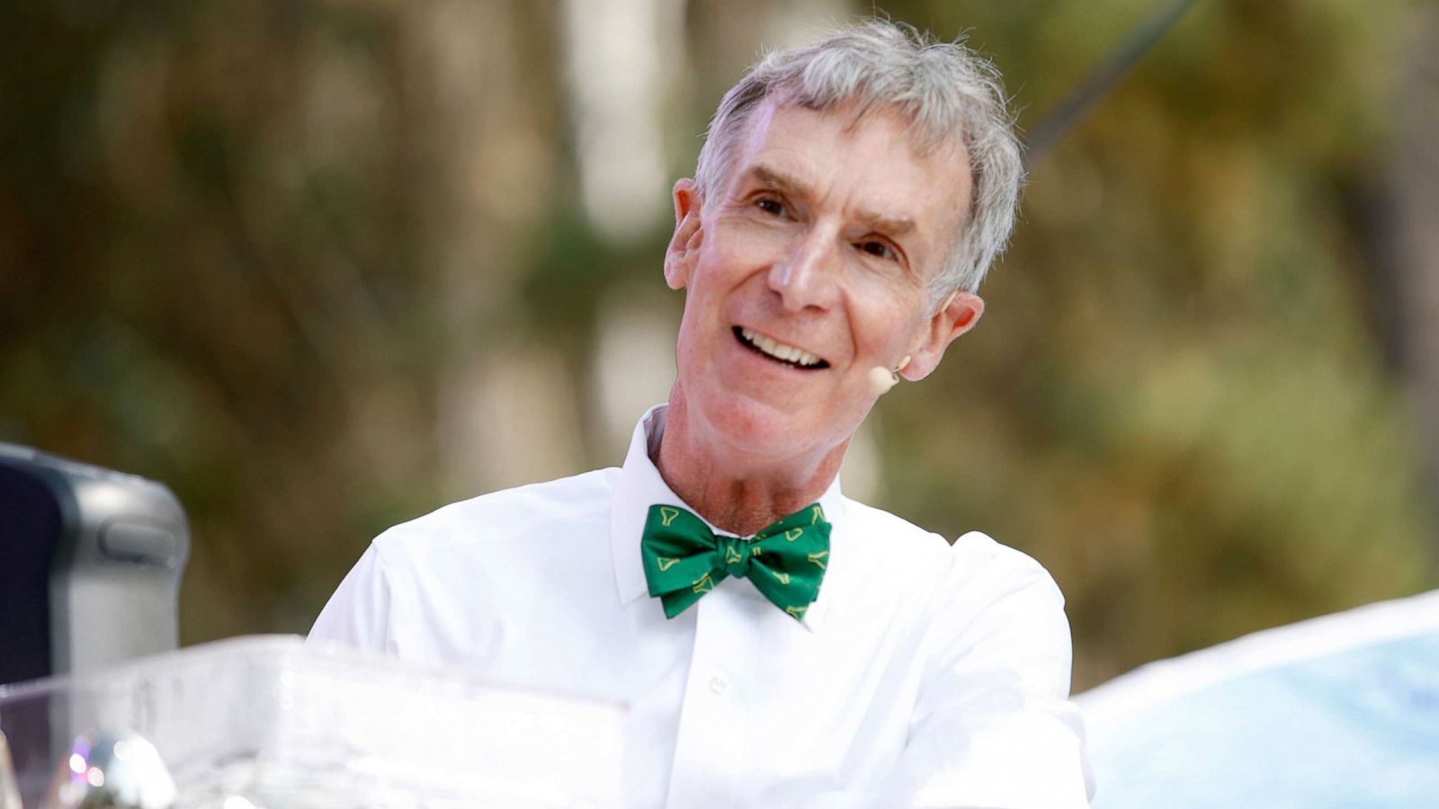 1600x900 Bill Nye the Science Guy's advice for getting kids into science this summer