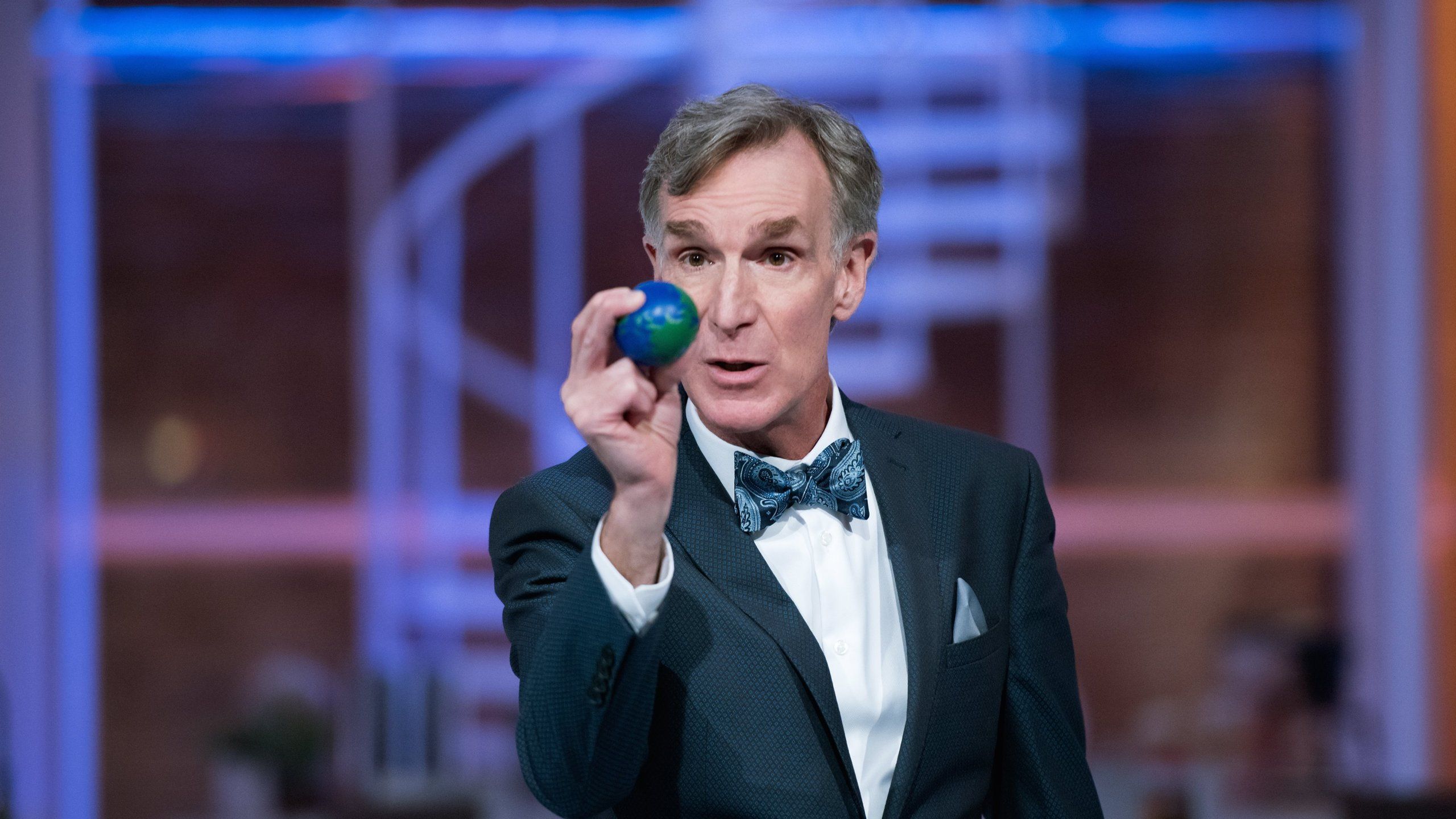 2560x1440 Bill Nye says it's time to grow up and realize the planet is on fire. Fox 8 Cleveland WJW